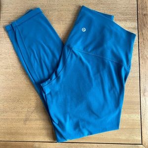 Women’s Lululemon Blue Ankle Athletic Leggings 10